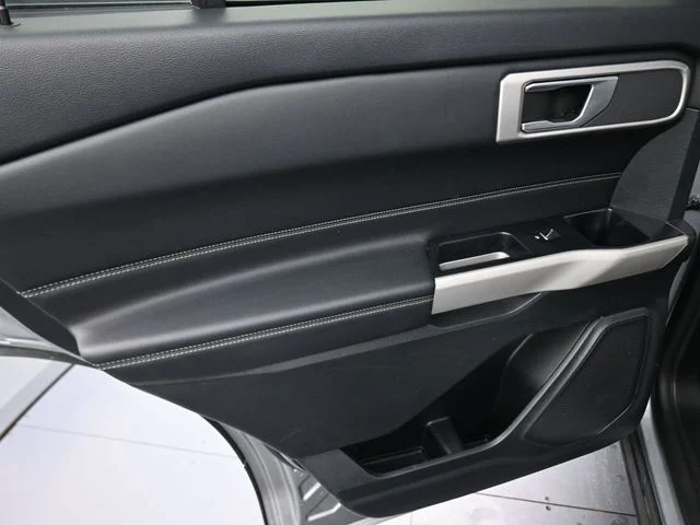 Used 2024 Silver Ford XLT image 25