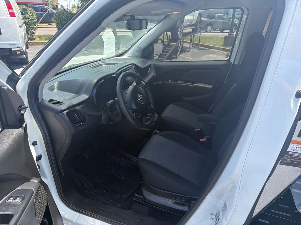 Used 2022 White Ram Base image 11