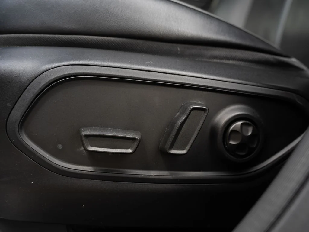 Used 2022 Silver Jeep Overland image 20