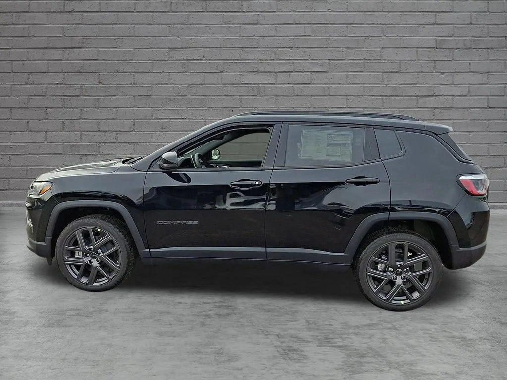 New 2026 Diamond Black Crystal Pearlcoat Jeep Limited Altitude image 5
