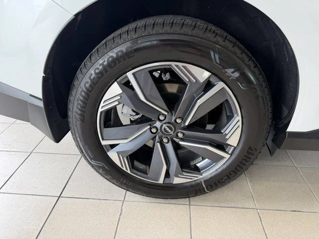 Used 2026 White Nissan SL image 34