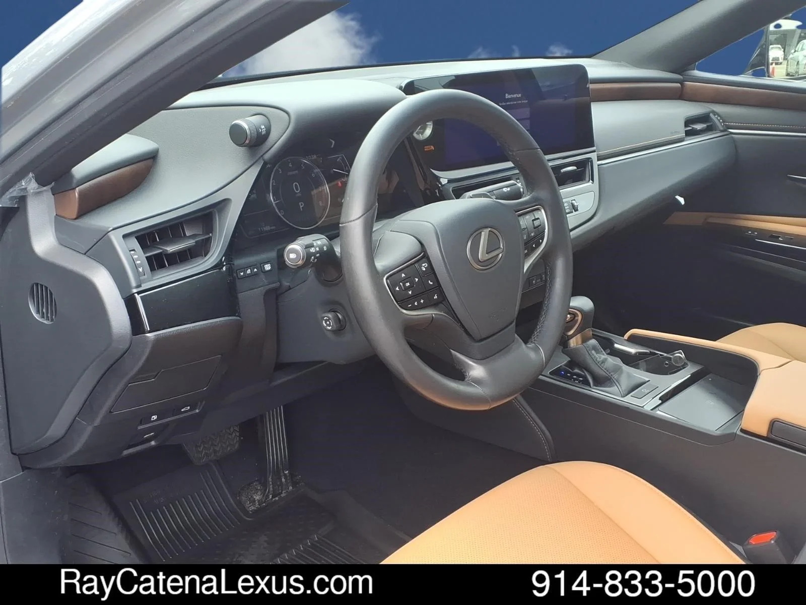 Certified Used 2024 Iridium Lexus 4D Sedan image 9