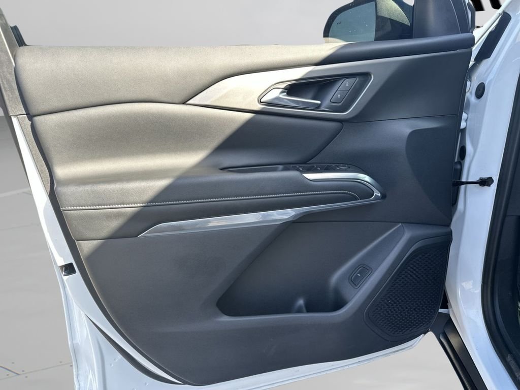 Used 2024 White Chevrolet LT image 20
