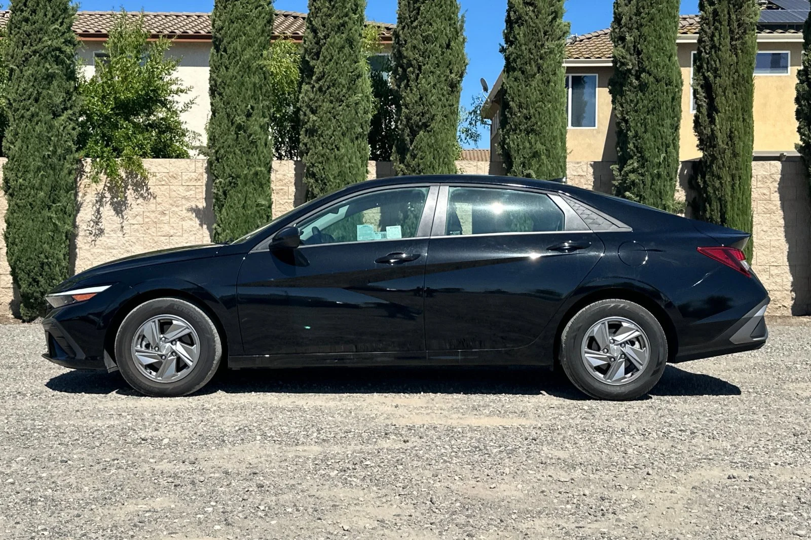 Used 2025 Abyss Black Hyundai SE image 7