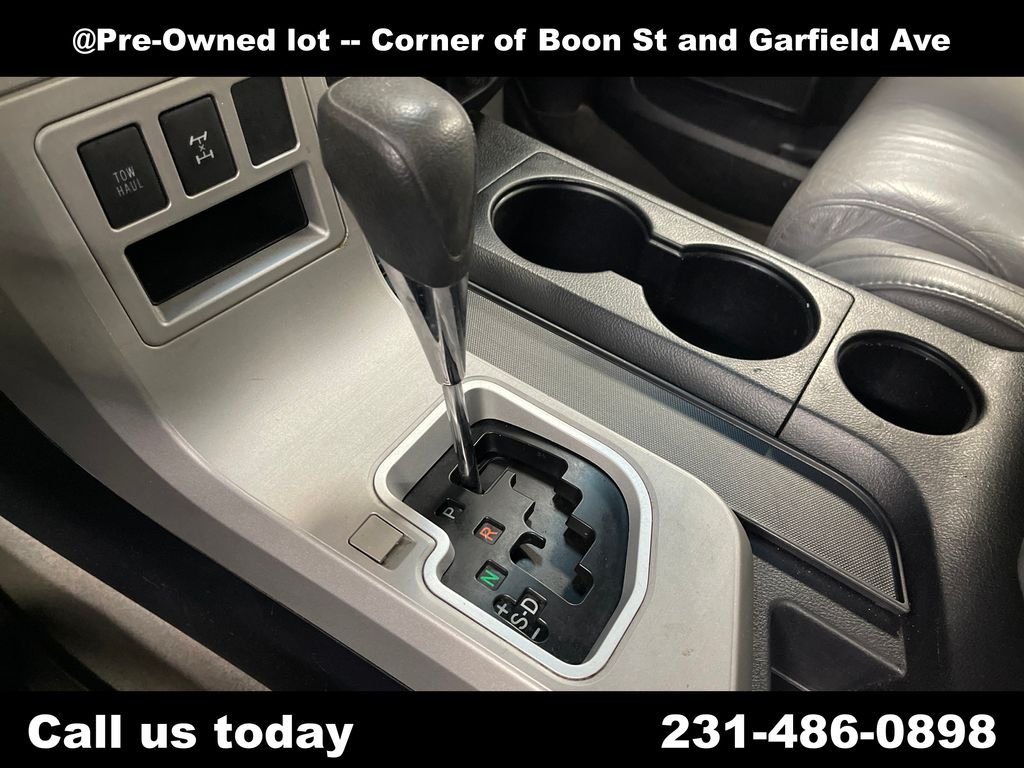 Used 2008  Toyota Limited image 24