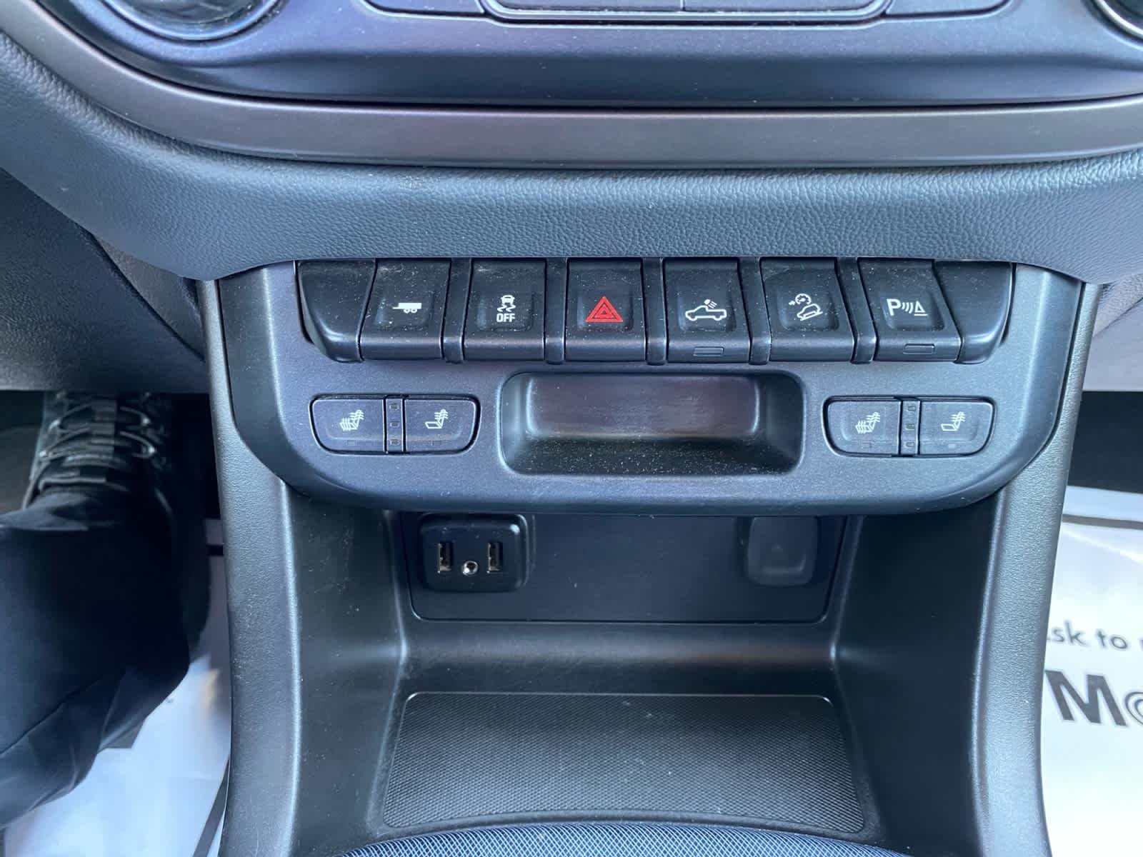 Used 2019 BLACK Chevrolet 4WD Z71 image 30