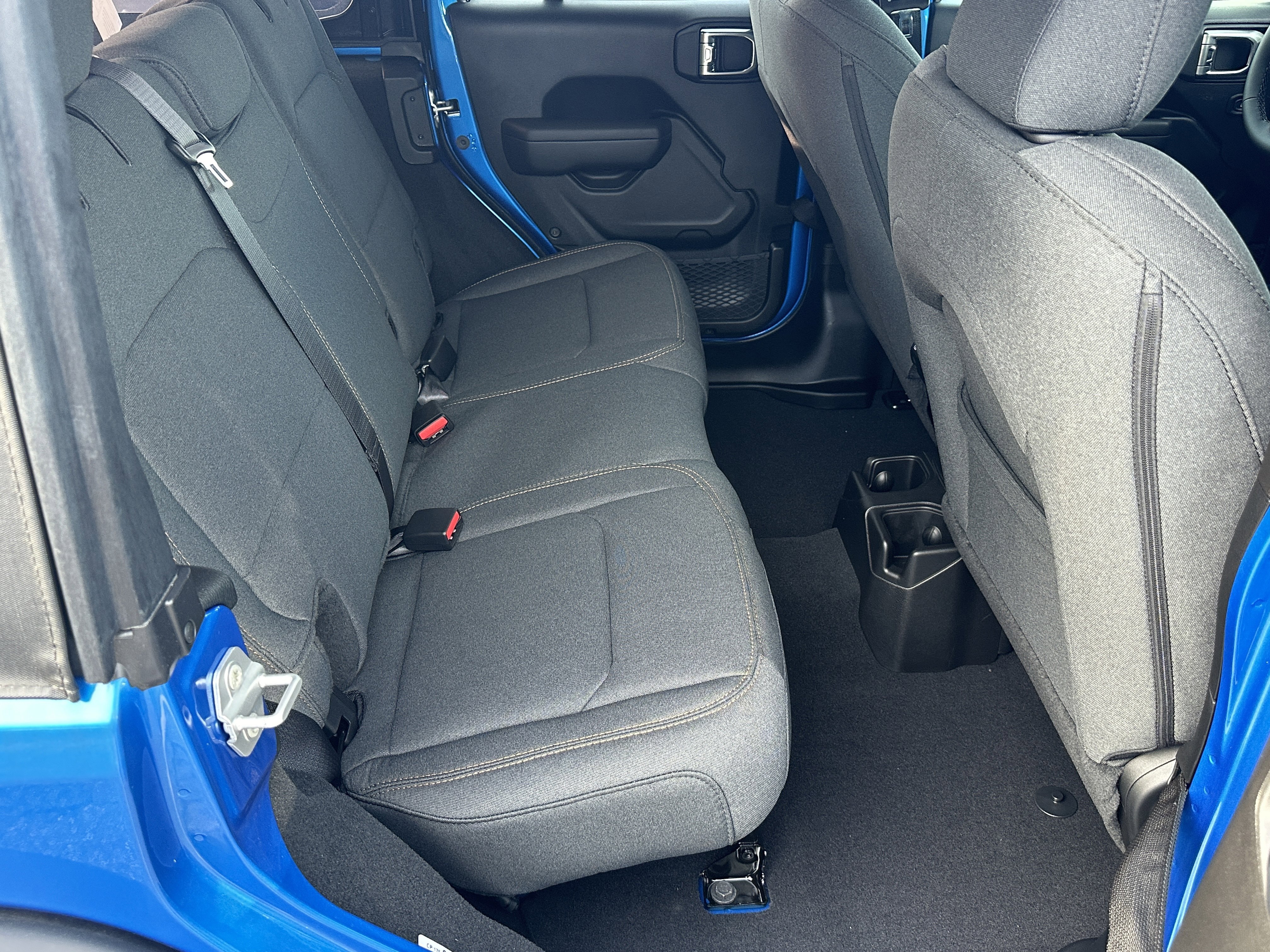 New 2026 Hydro Blue Pearl-Coat Exterior Paint Jeep Sport S image 16
