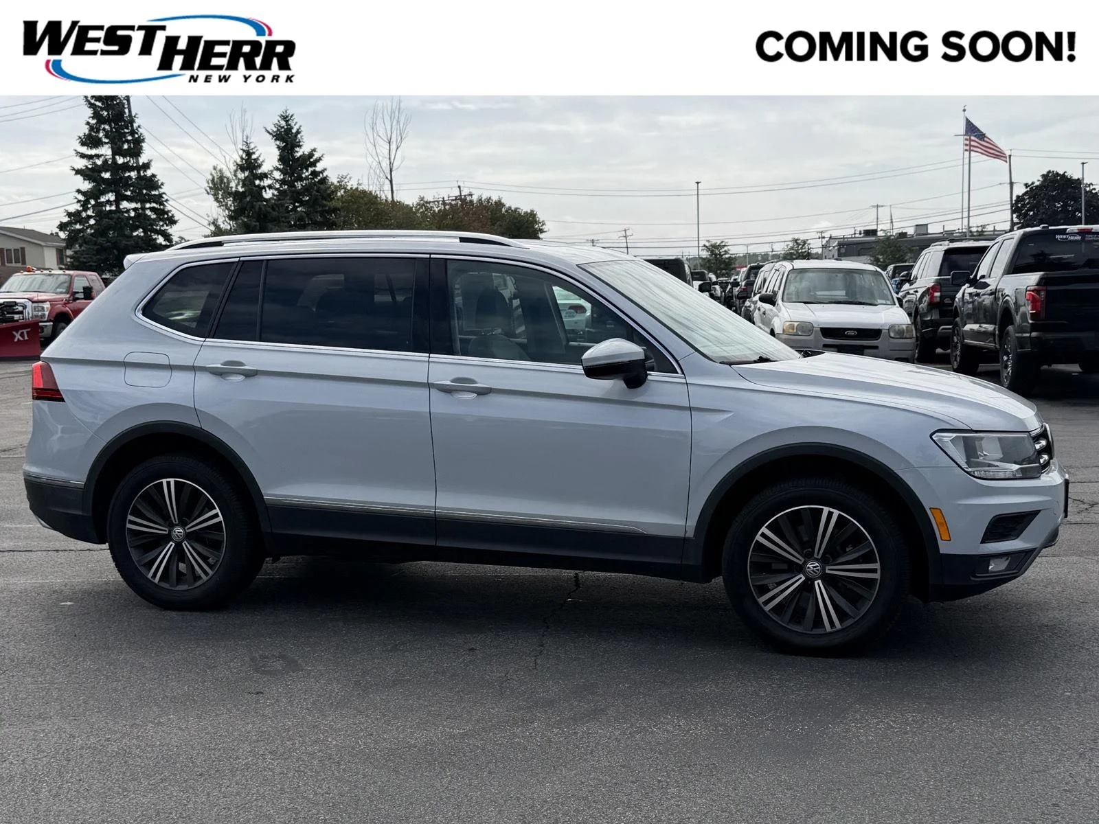 Used 2018 White Silver Metallic Volkswagen SEL image 1