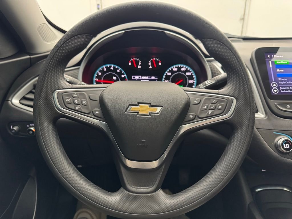 Used 2024 Summit White Chevrolet LT image 18