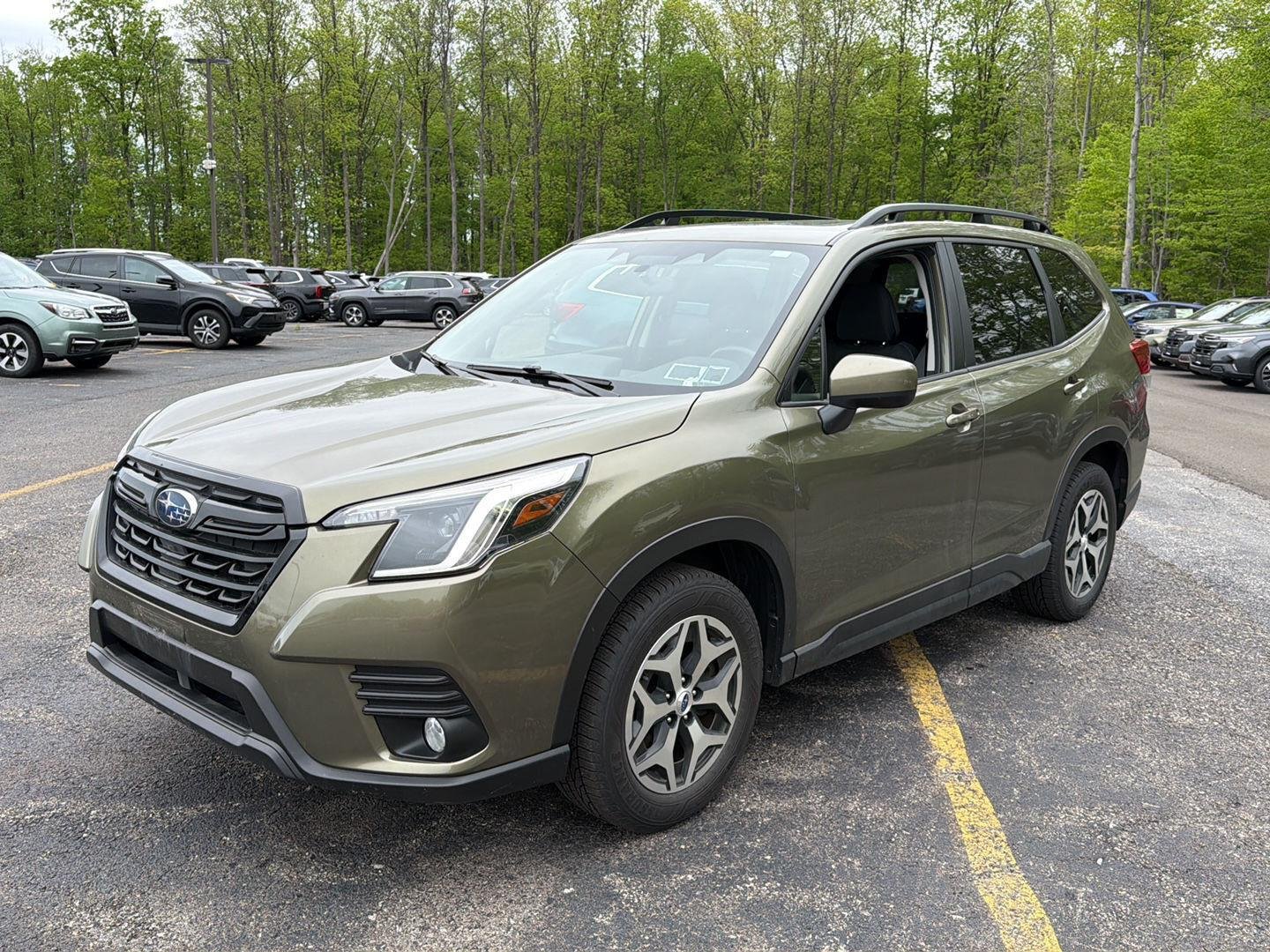 Certified Used 2022 Autumn Green Metallic Subaru Premium image 10
