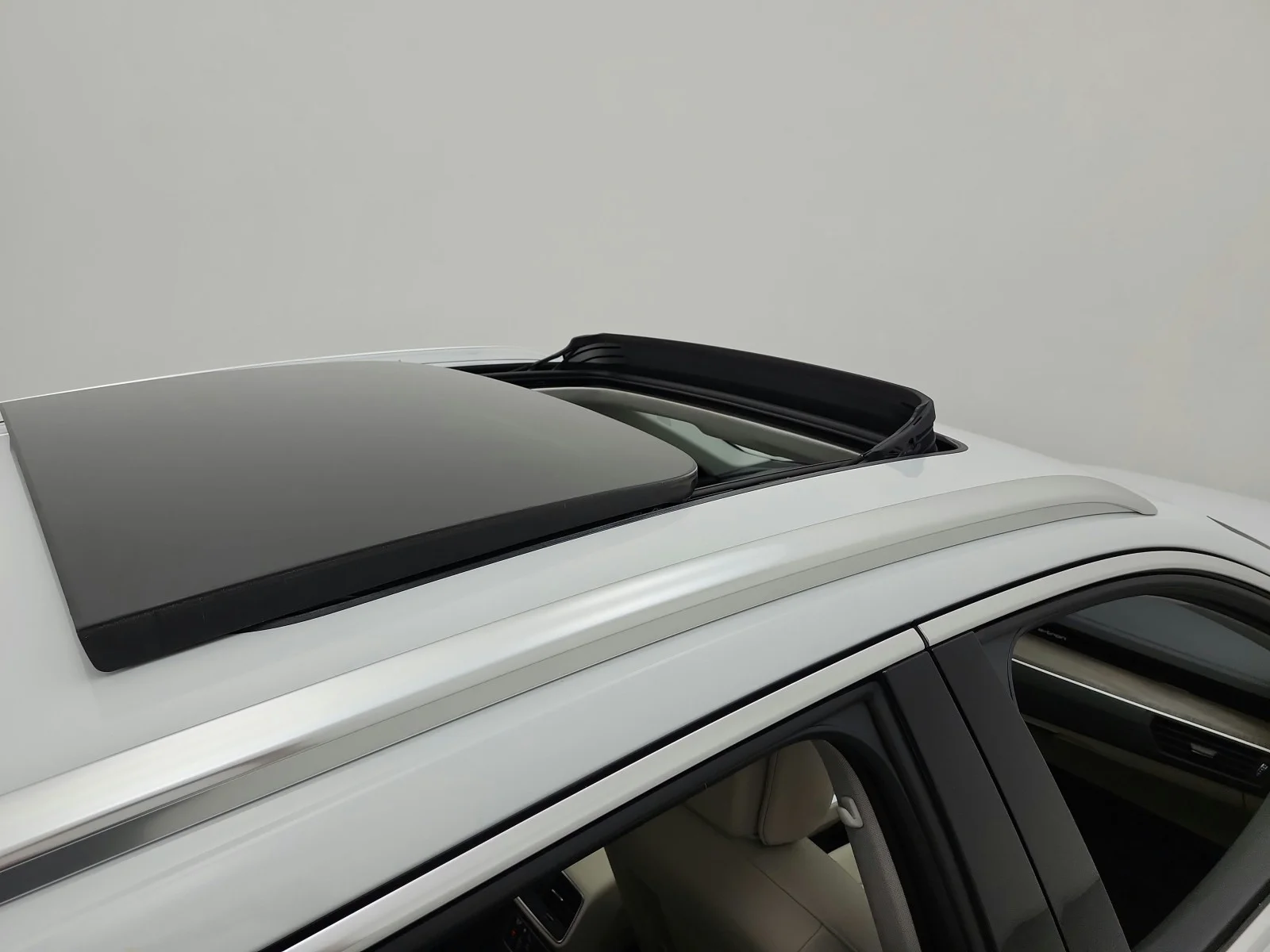 Used 2024 Glacier White Metallic Audi Premium Plus quattro image 17
