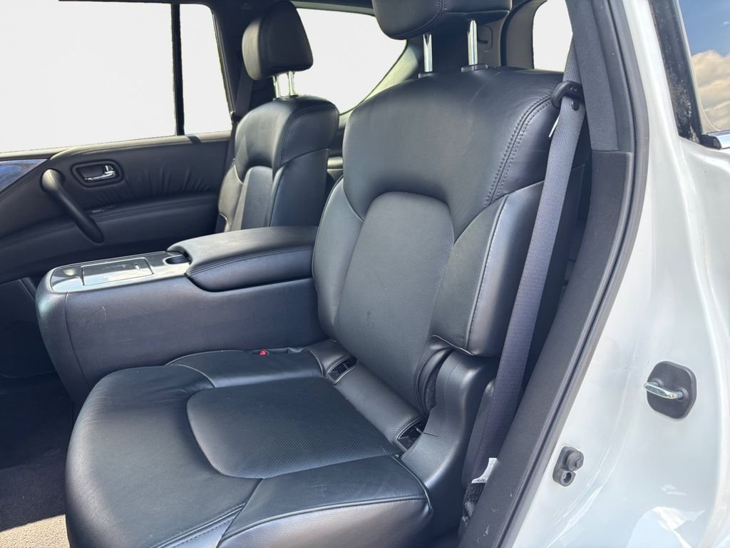 Used 2022 White Nissan SL image 10