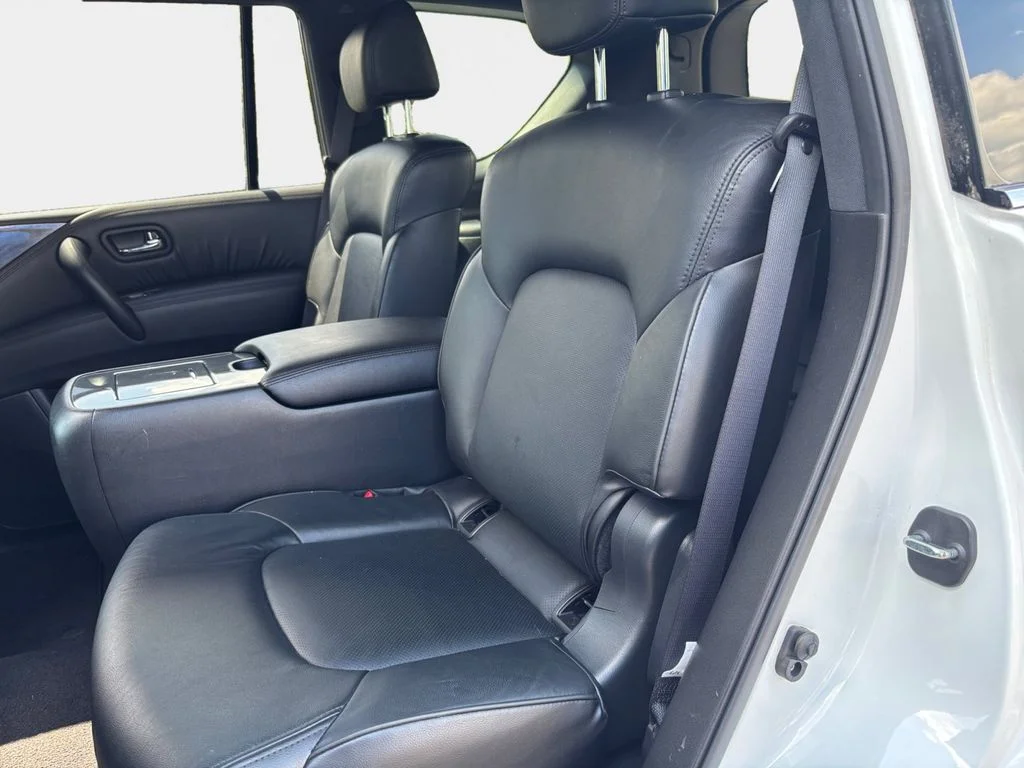 Used 2022 White Nissan SL image 10