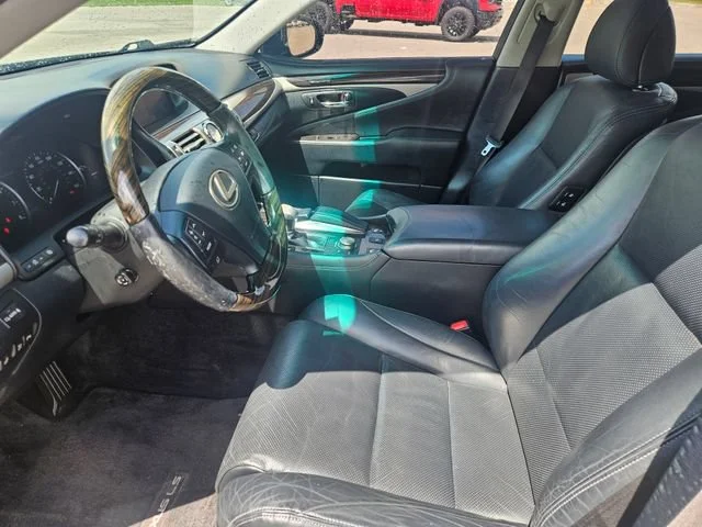 Used 2015 Black Lexus 4dr Sdn Crafted Line RWD image 9
