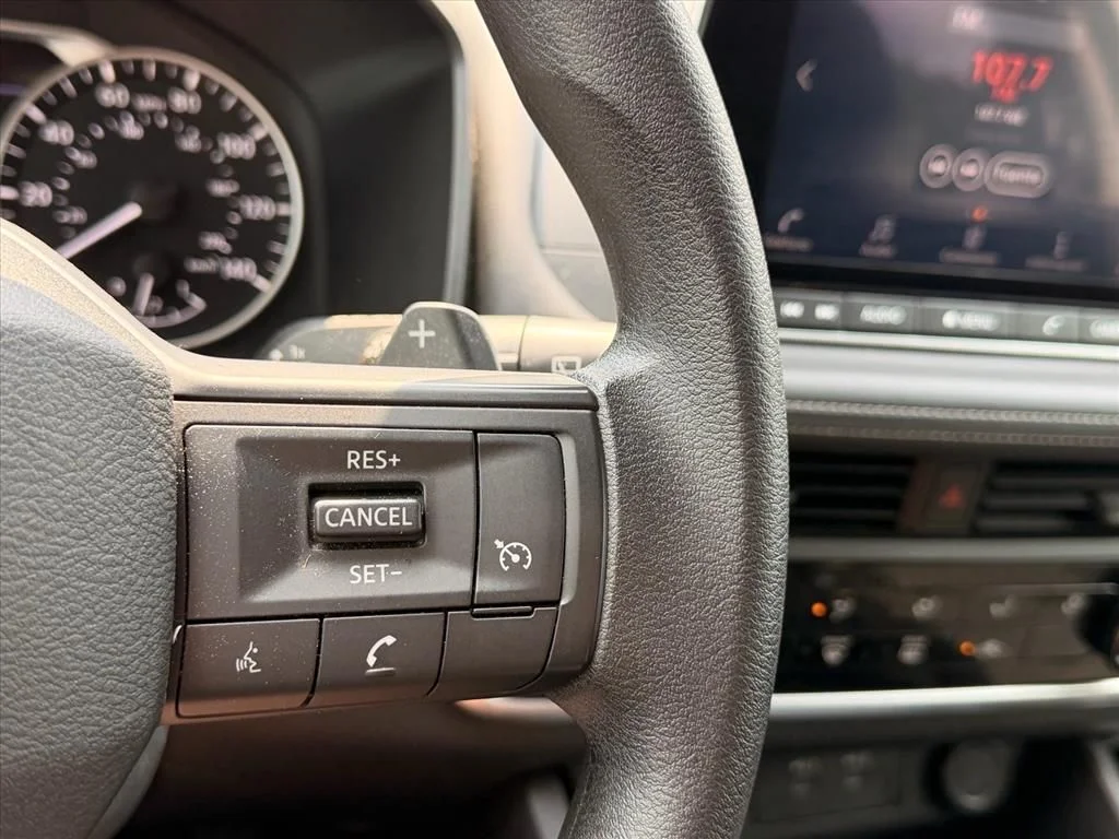 Used 2025 Silver Nissan S image 19