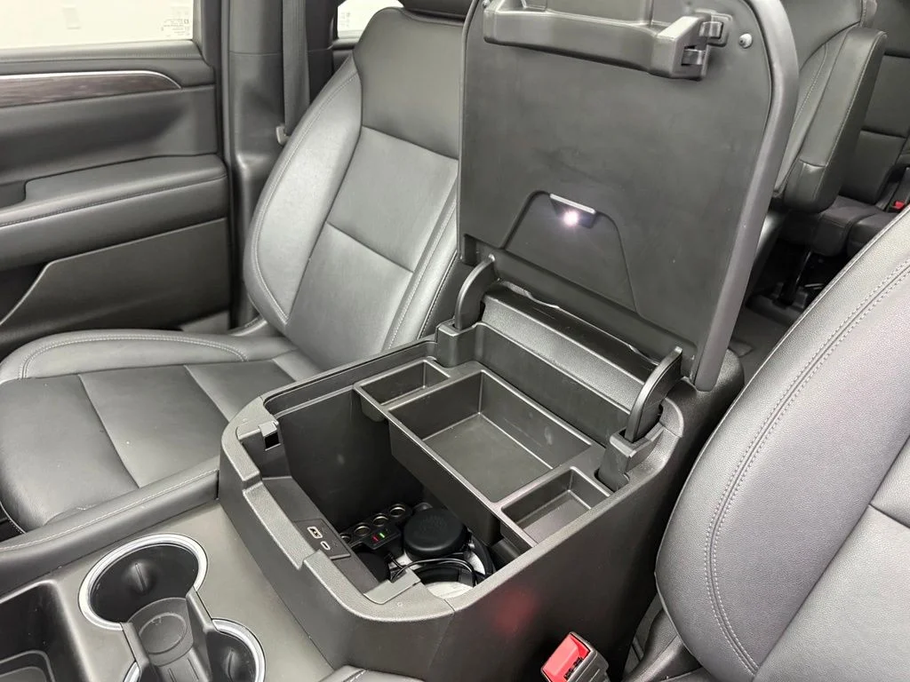 Used 2023 Gray Chevrolet Z71 image 26