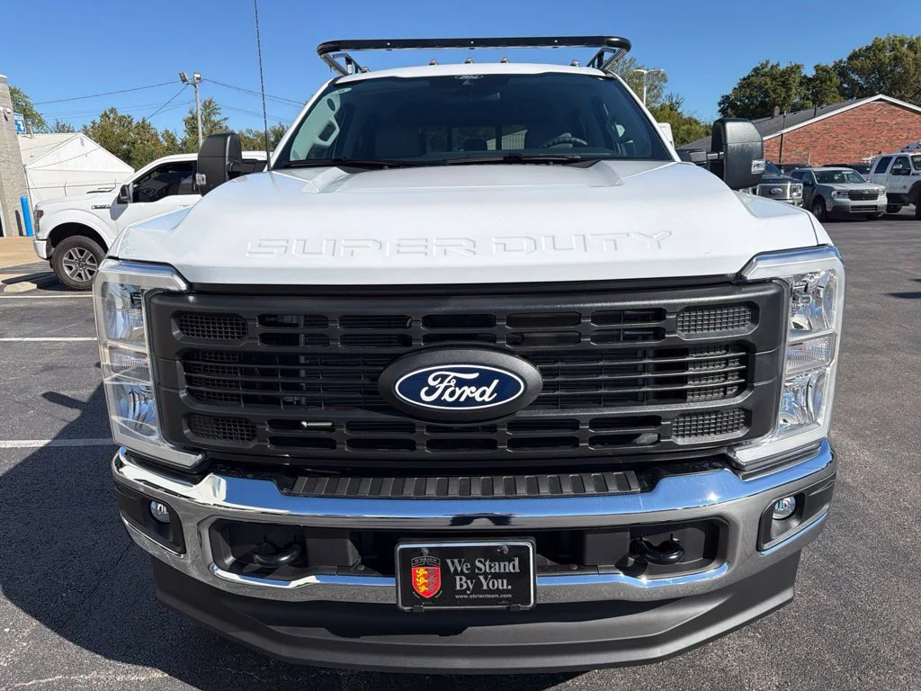 New 2027 Oxford White Ford F-350® XL image 8