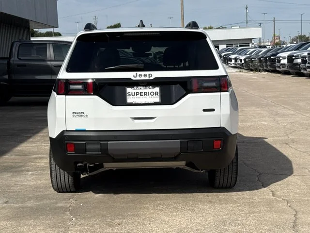 New 2026 Bright White Clear-Coat Exterior Paint Jeep Overland image 4