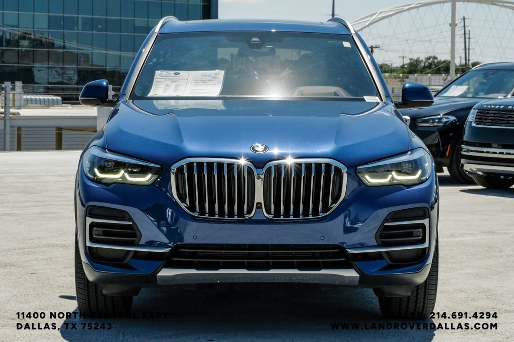 Used 2022 Blue Metallic BMW sDrive40i image 5