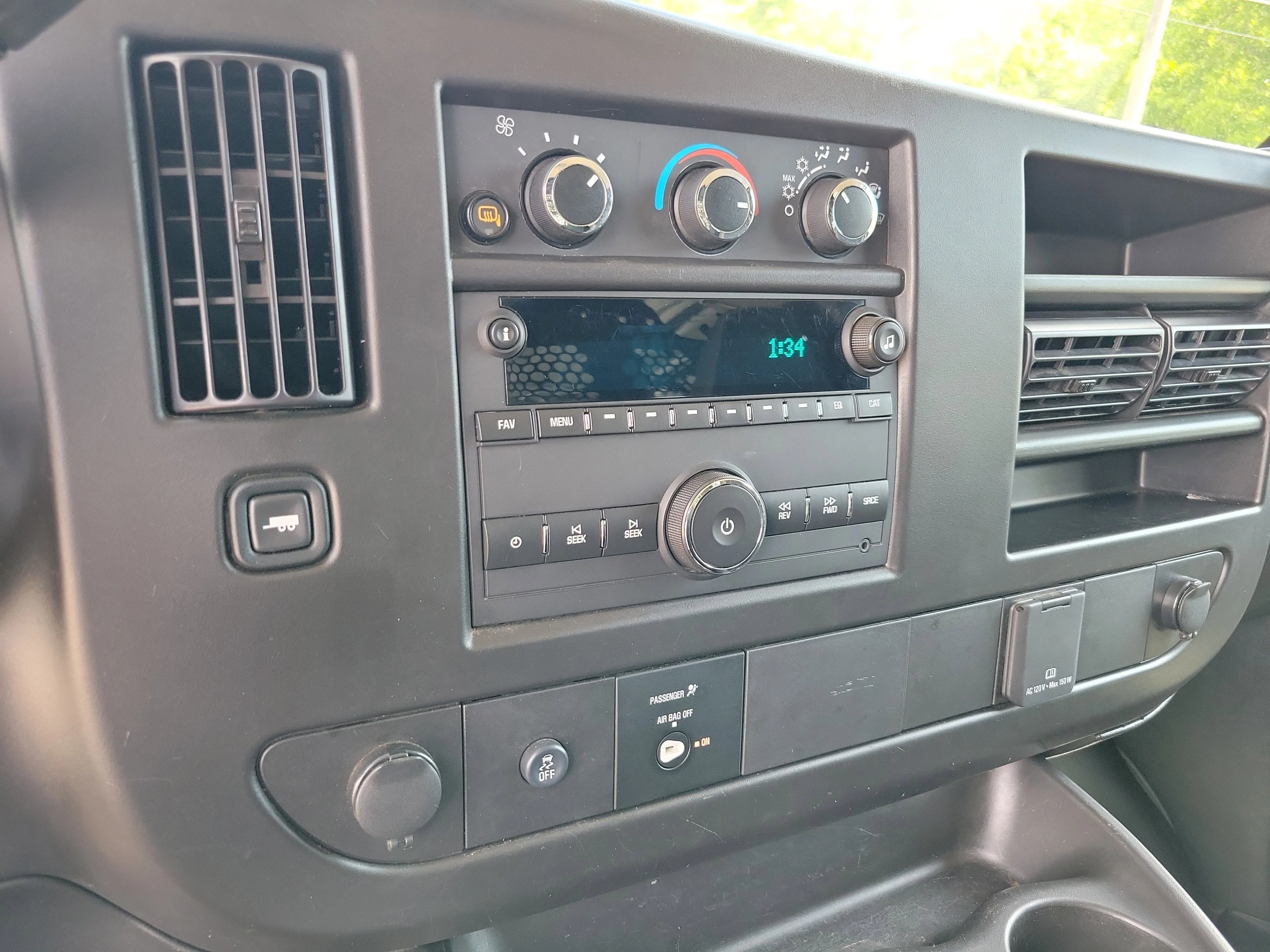 2024 GMC Savana Cargo Work Van - Photo 9