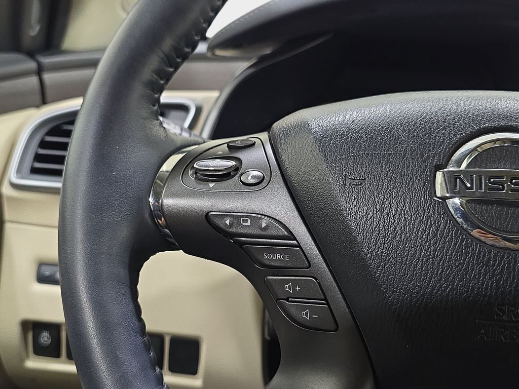 Used 2020 White Nissan Platinum image 20