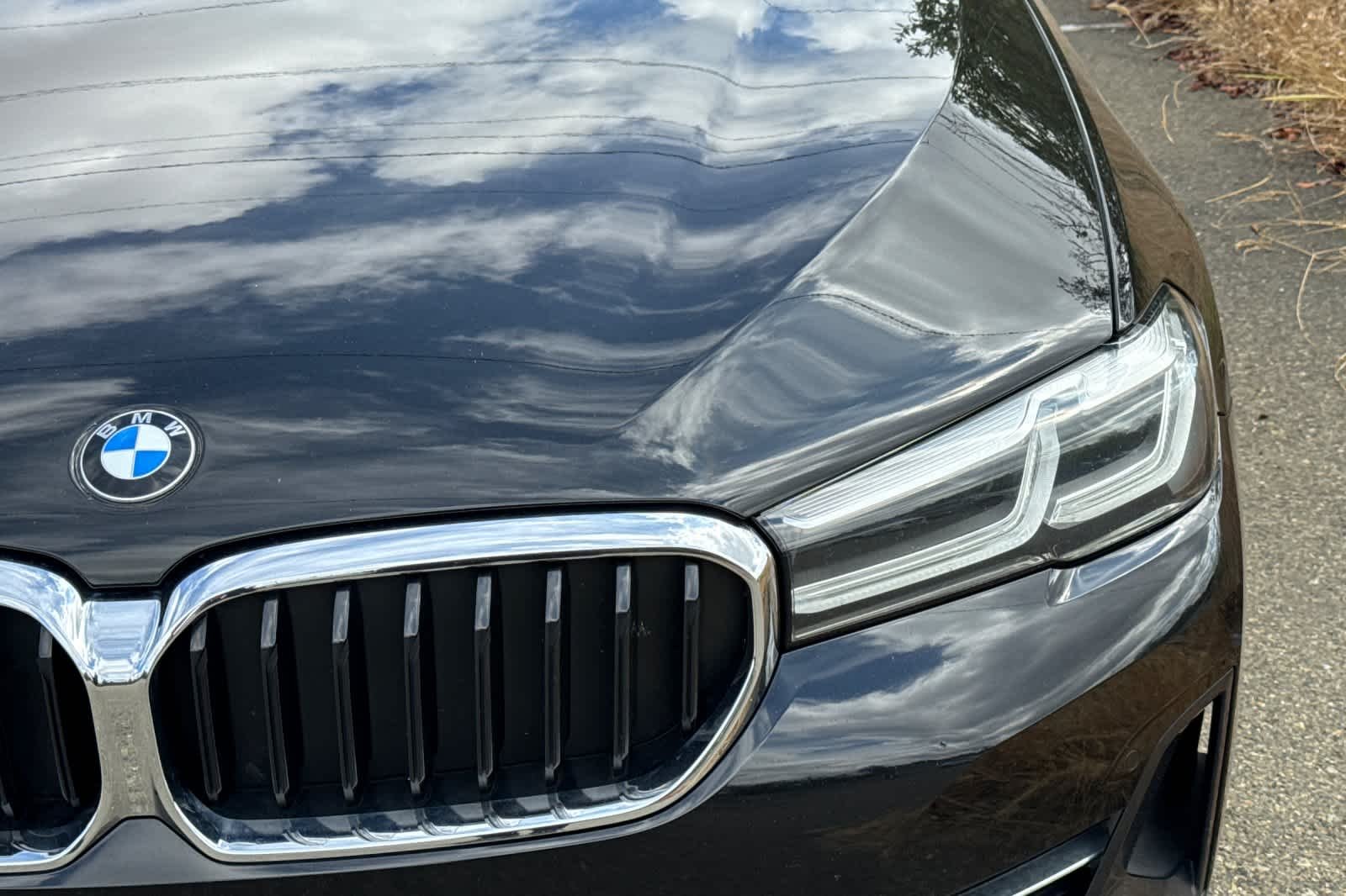 Used 2021 Jet Black BMW 530i xDrive image 11