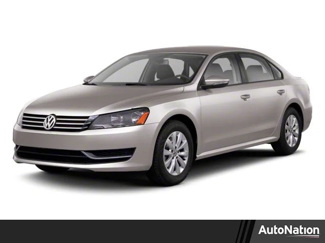 2012 Volkswagen Passat SE w/Sunroof & Nav