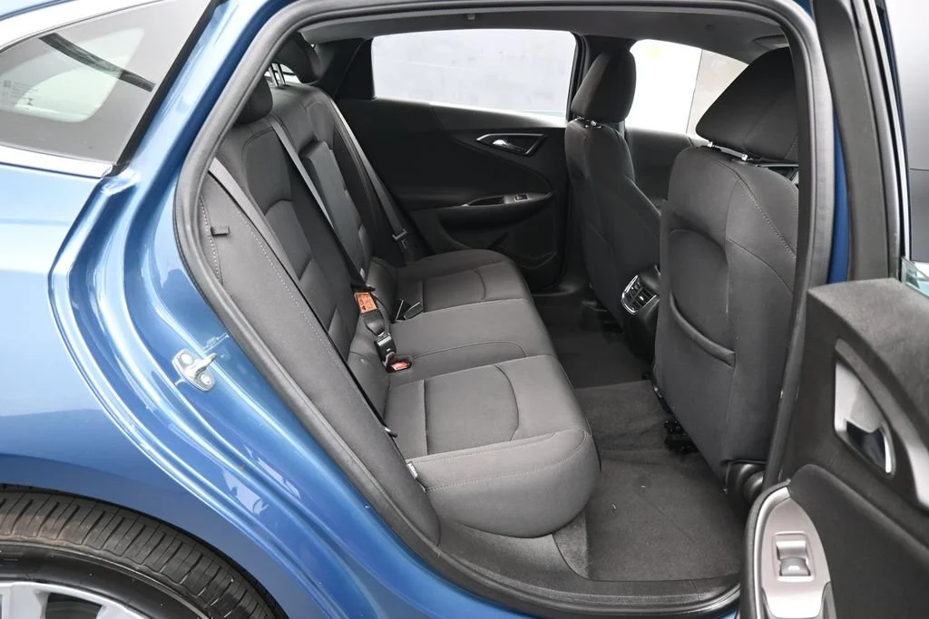 Used 2024 Lakeshore Blue Metallic Chevrolet LT image 31