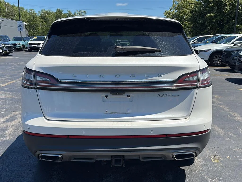 Used 2019 White Platinum Tri-Coat Lincoln Reserve image 12
