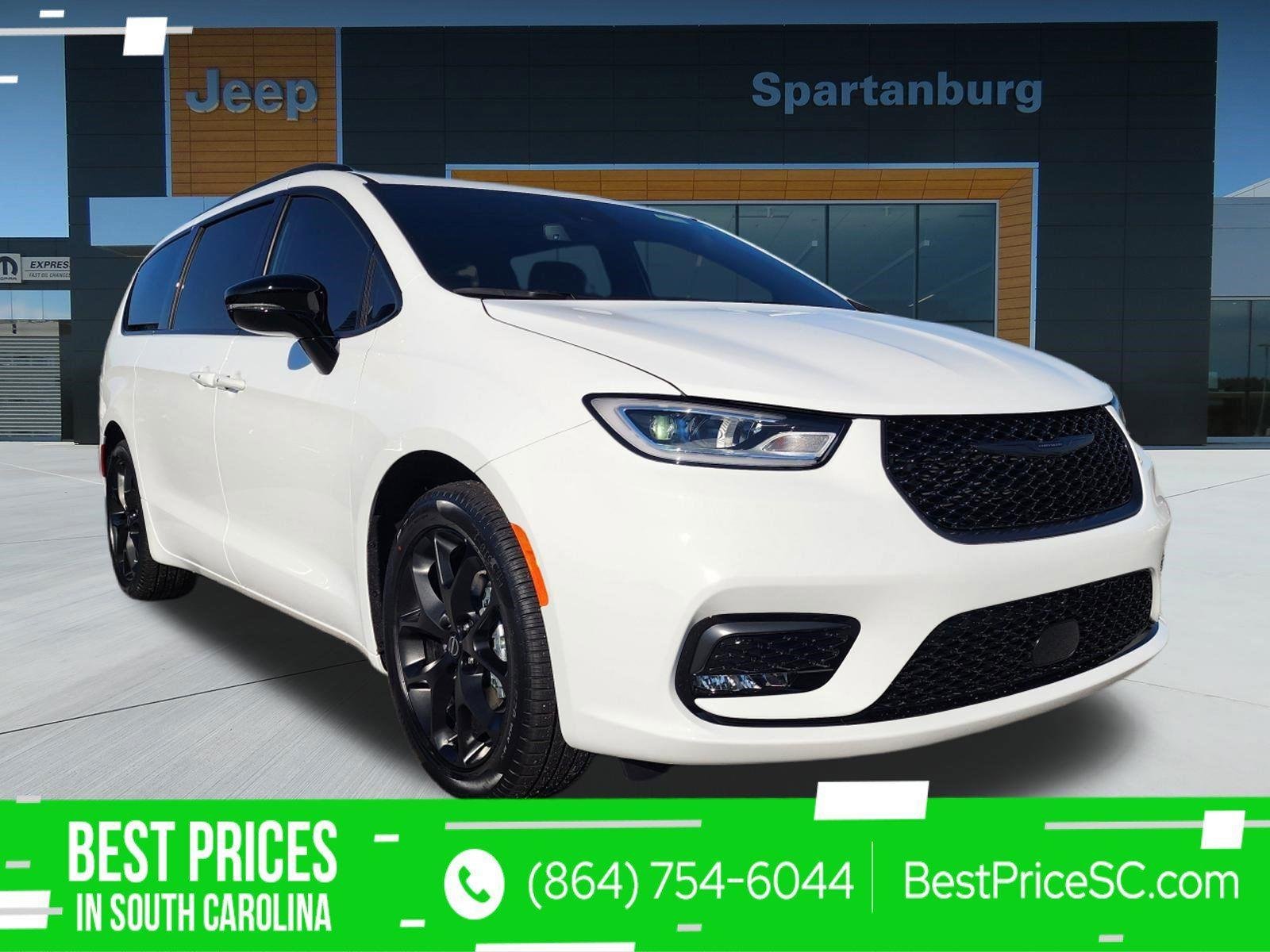 2026 Chrysler Pacifica Select's photo
