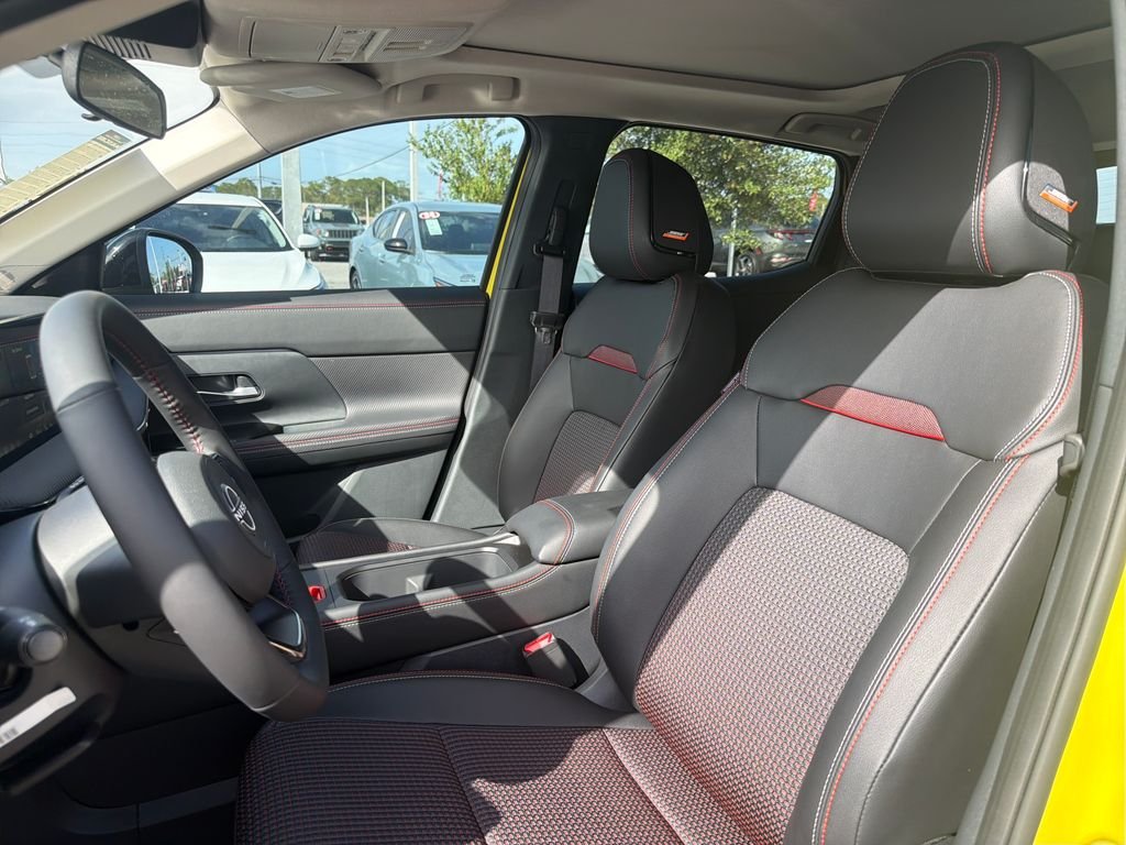 2026 Nissan KICKS SR - Photo 16