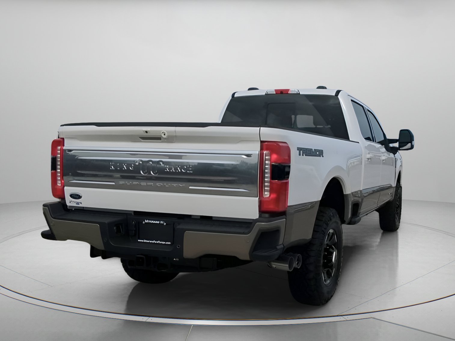 New 2026 Star White Metallic Tri-Coat Ford F-250® King Ranch® image 23