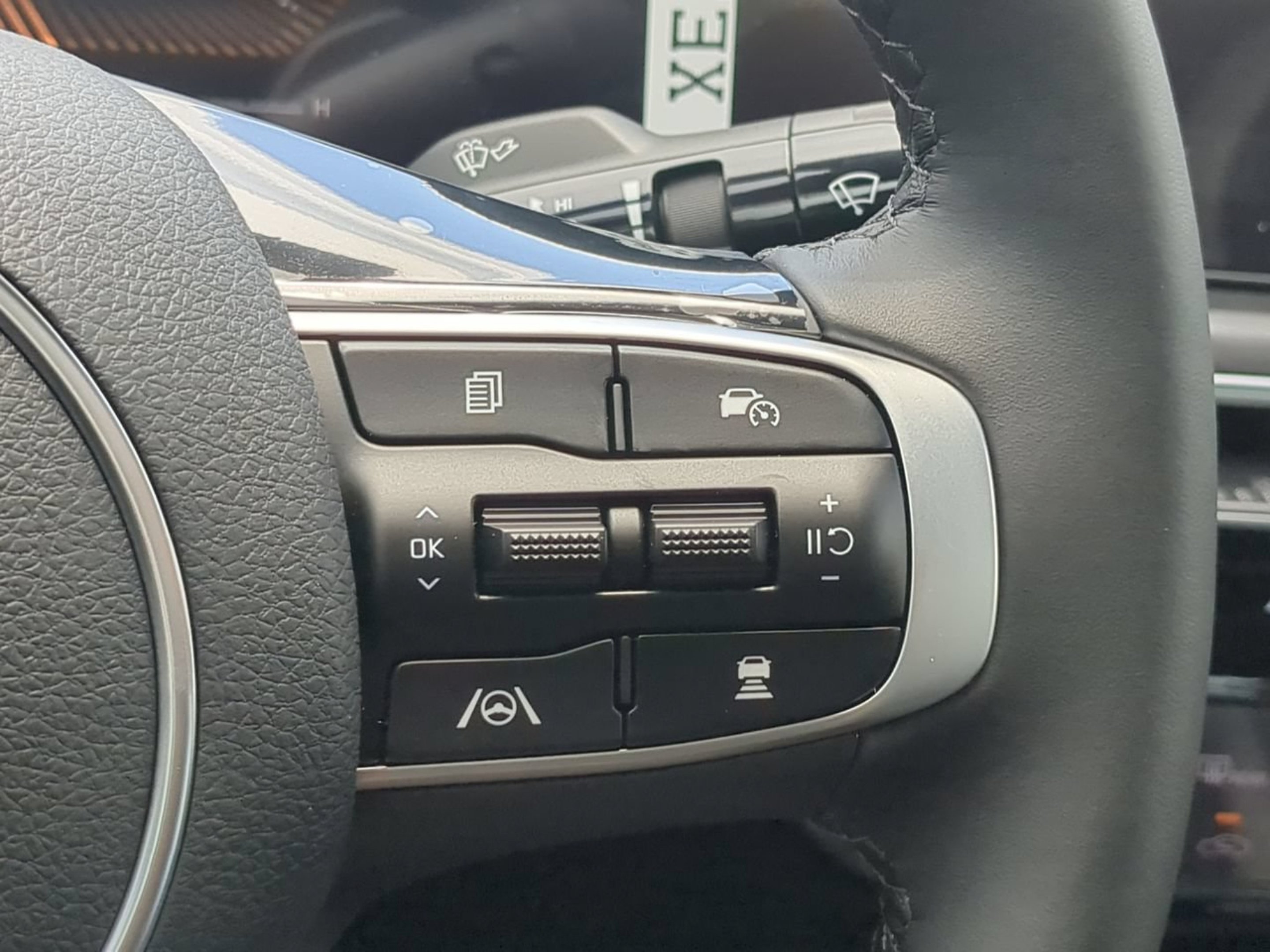 New 2026 Snow White Pearl Kia GT-Line image 41