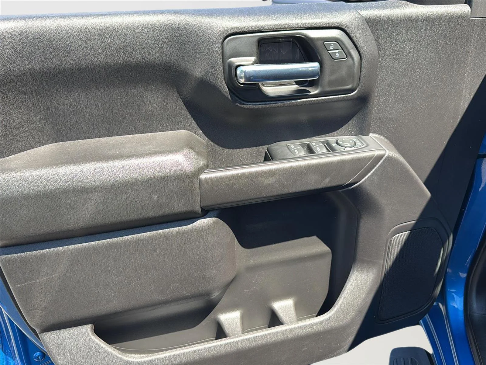 Used 2023 Glacier Blue Metallic Chevrolet Custom image 14