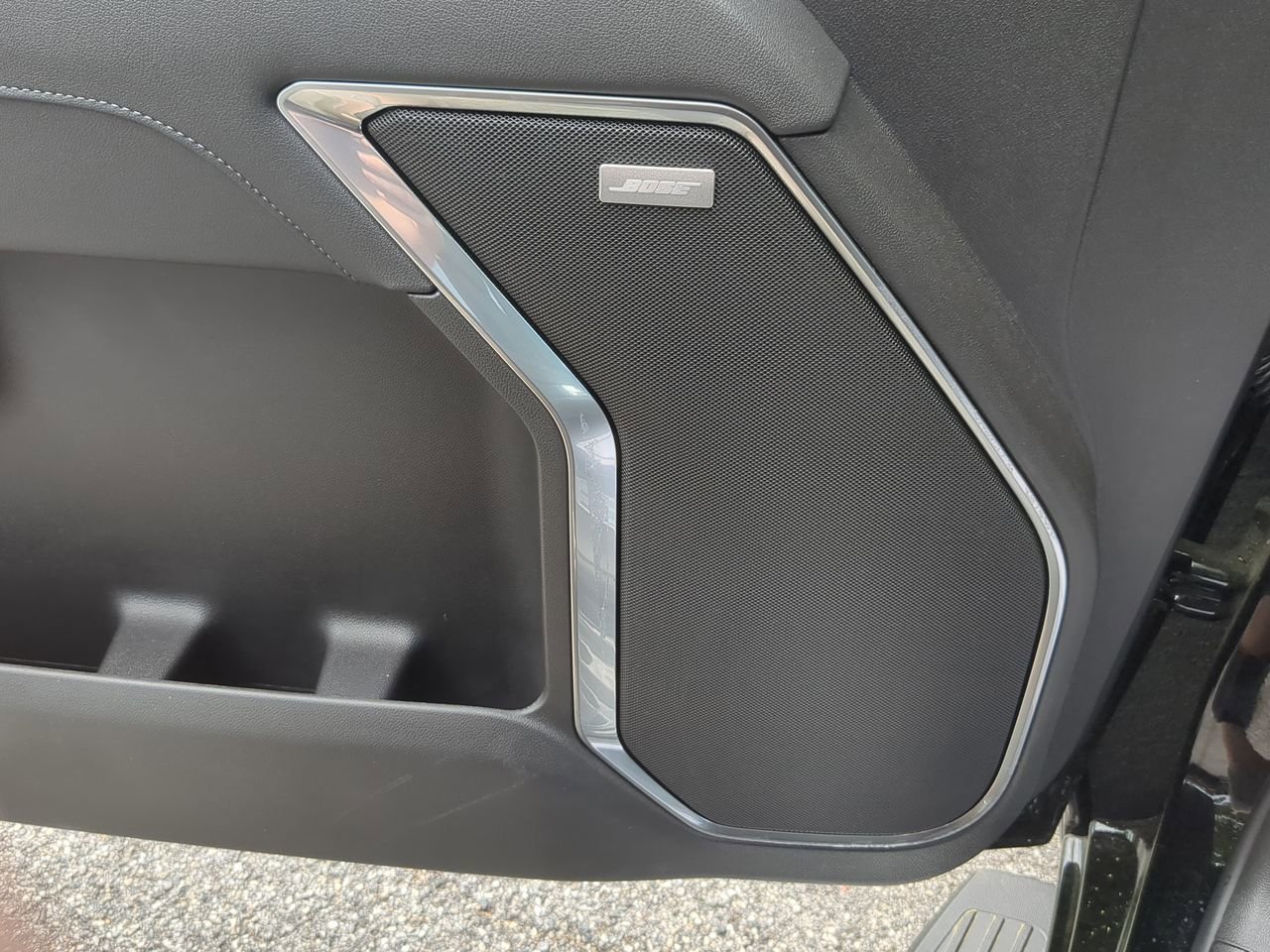 New 2026 Onyx Black GMC SLT image 25
