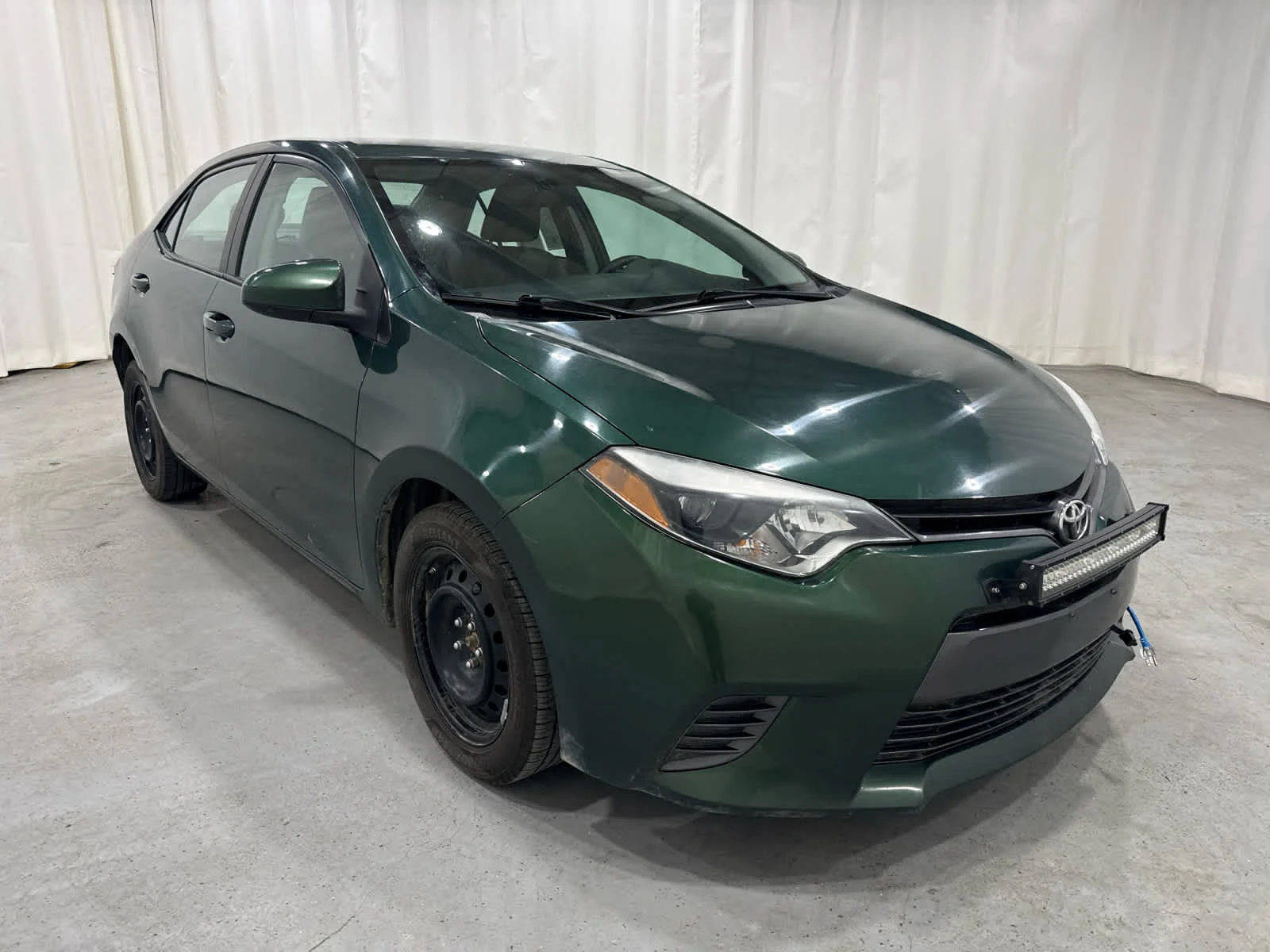 Used 2016 Green Toyota LE image 7