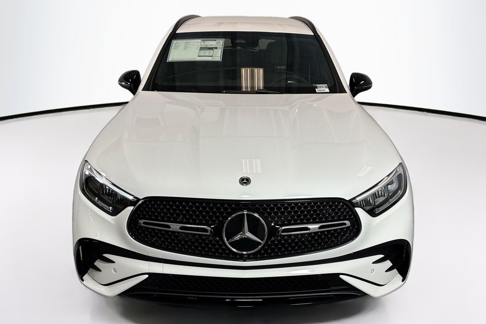 New 2026 Polar White Mercedes-Benz GLC 300 image 2