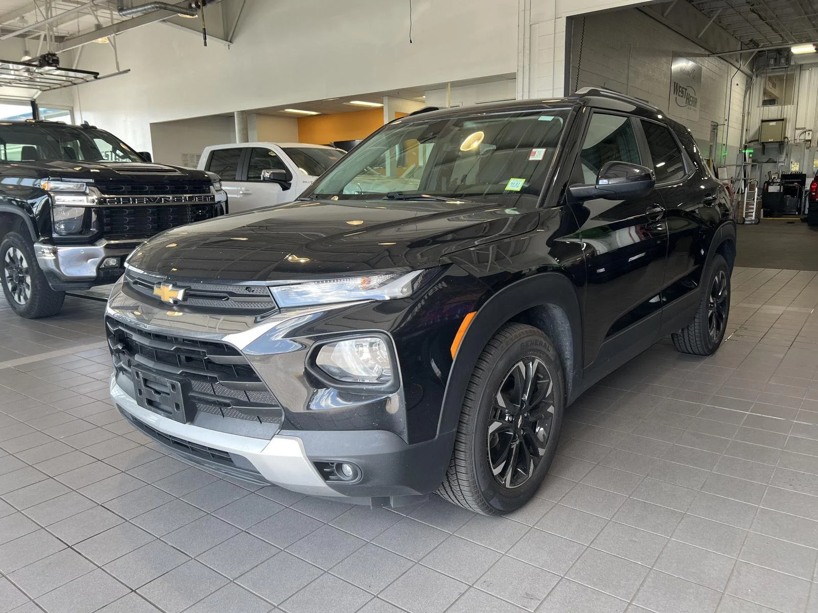 Used 2023 Mosaic Black Metallic Chevrolet LT image 4