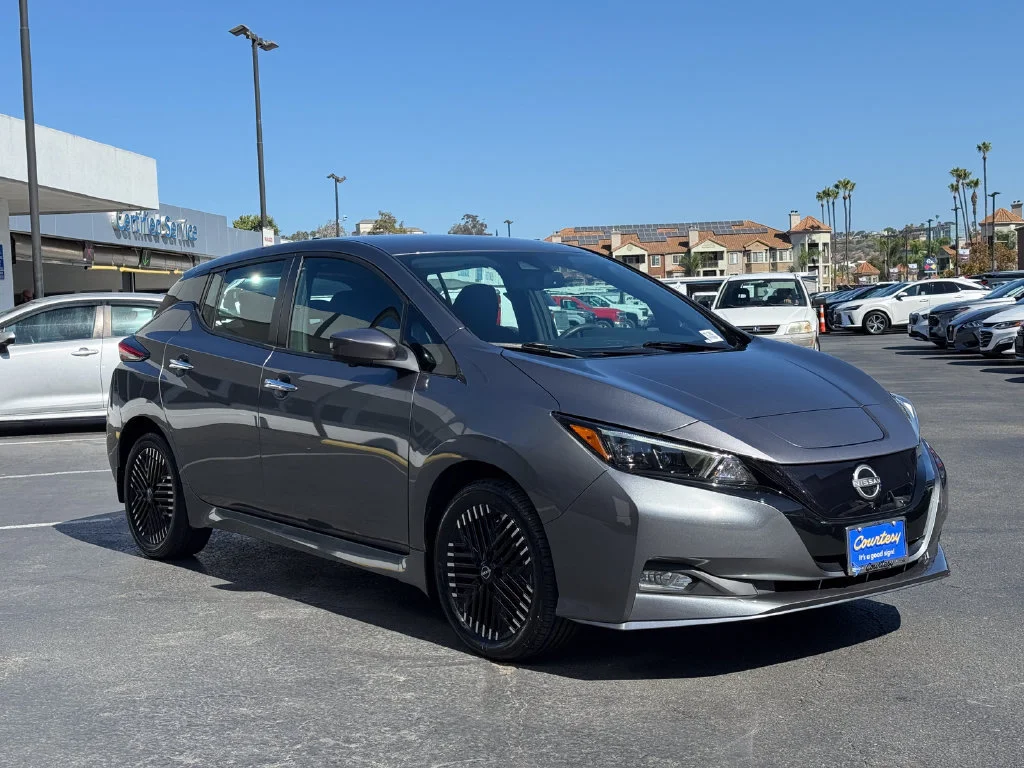 Used 2024 Gray Nissan SV PLUS image 5