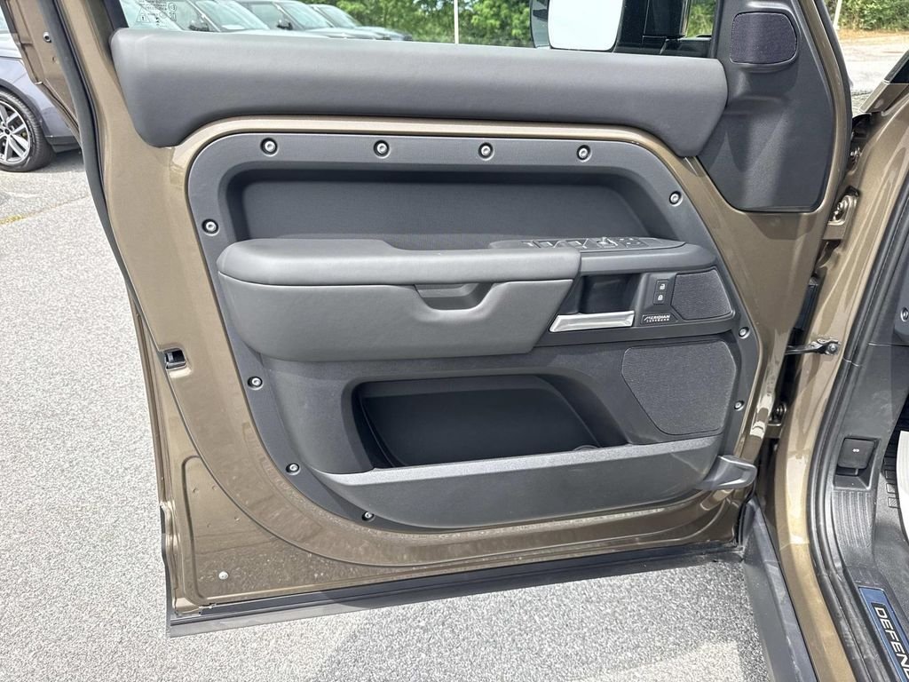 New 2026  Land Rover X-Dynamic SE image 19