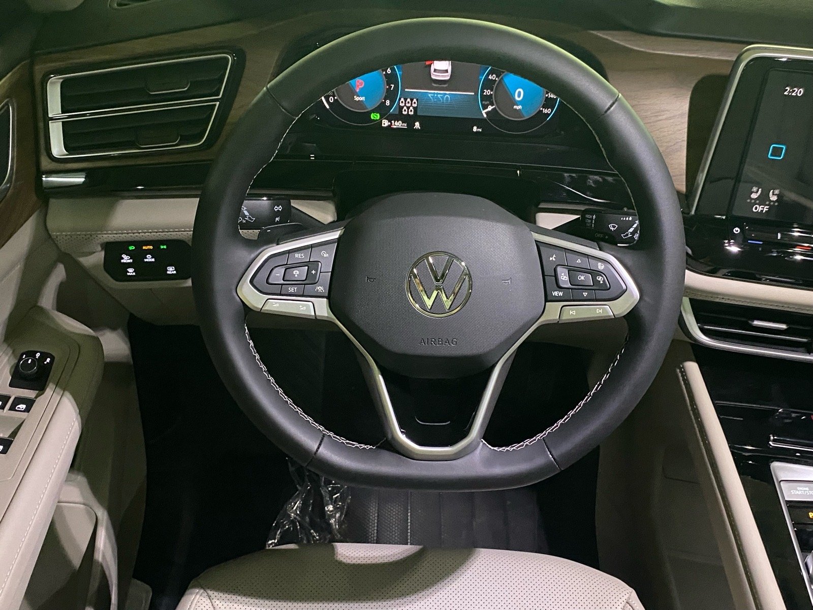 New 2026 White Volkswagen 2.0T SE w/Technology image 5