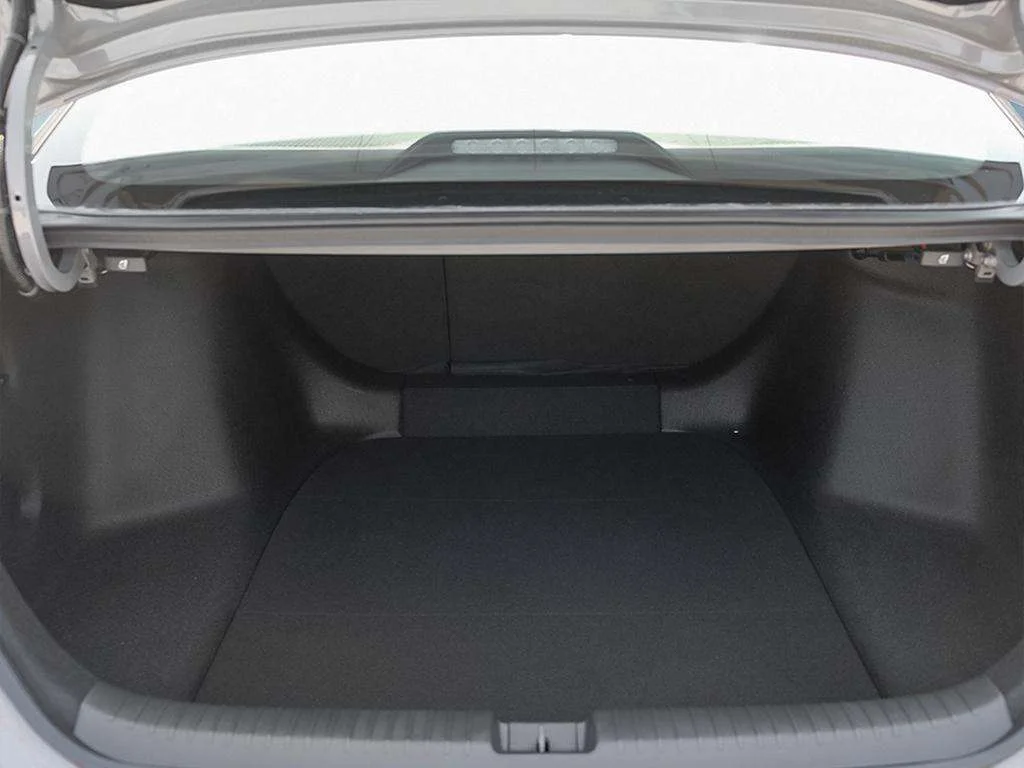 New 2026 Urban Grey Pearl Honda TOURING Touring comfort. Hybrid intelligence. image 7
