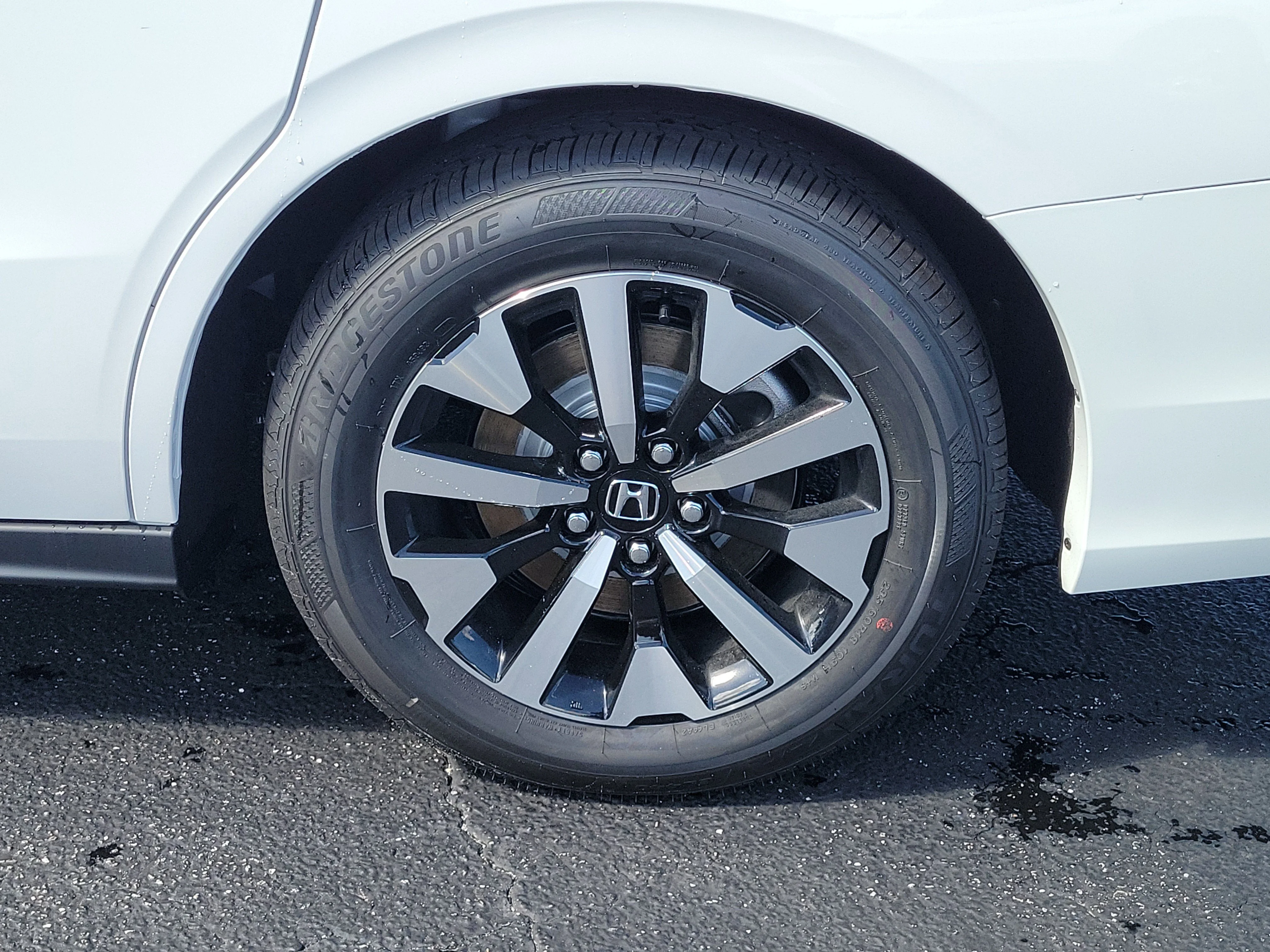 New 2026 Platinum White Pearl Honda EX-L image 29