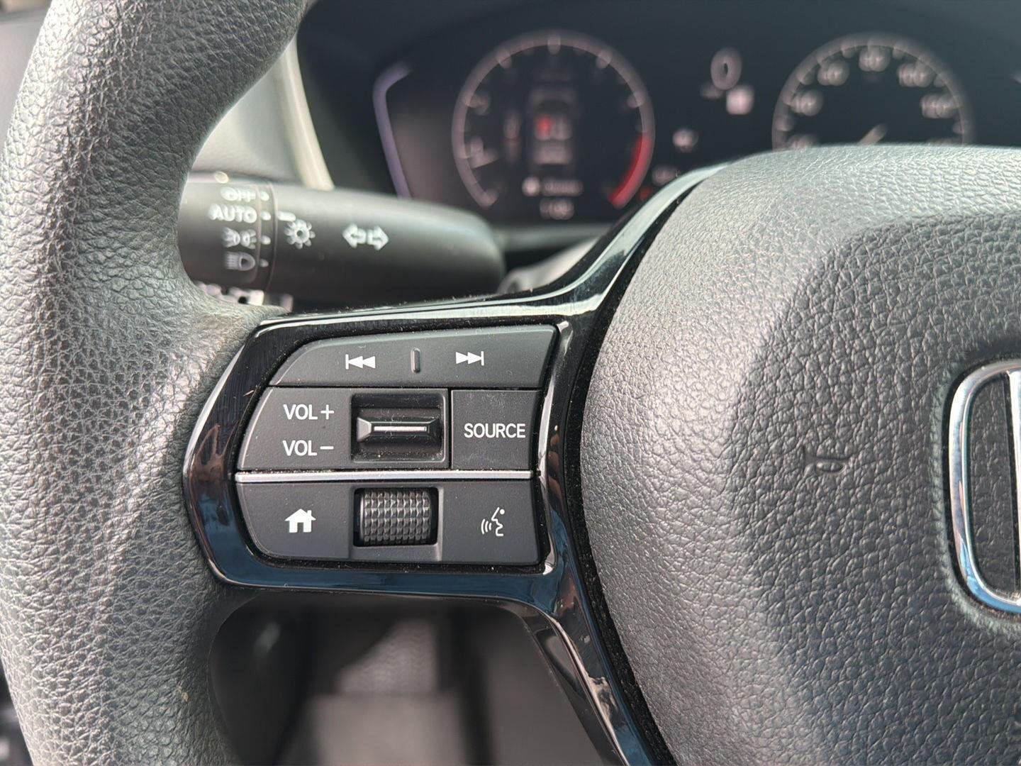Used 2022 Meteorite Gray Metallic Honda LX image 20