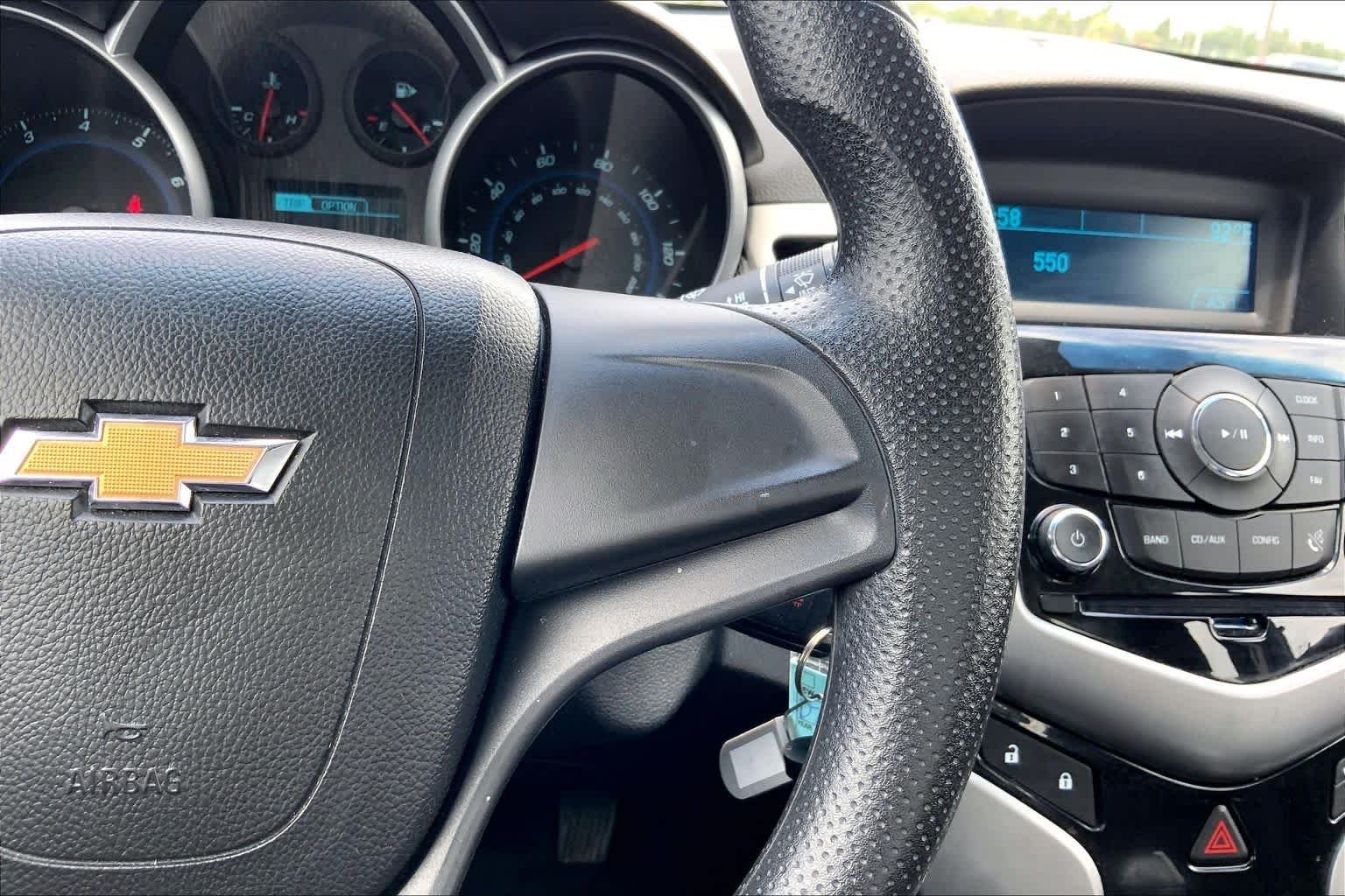 Used 2013 Silver Ice Metallic Chevrolet LT image 24