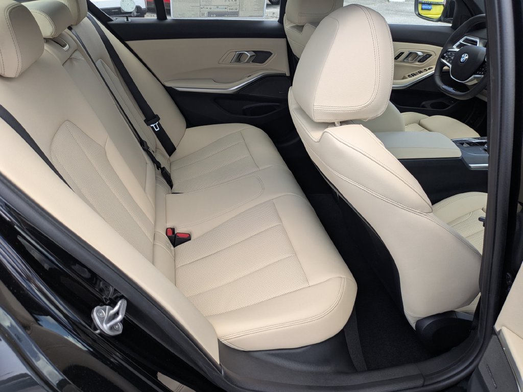 New 2026 Black Sapphire Metallic BMW 330i image 23