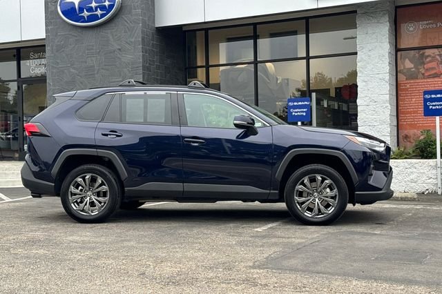 Used 2024  Toyota XLE Premium image 3