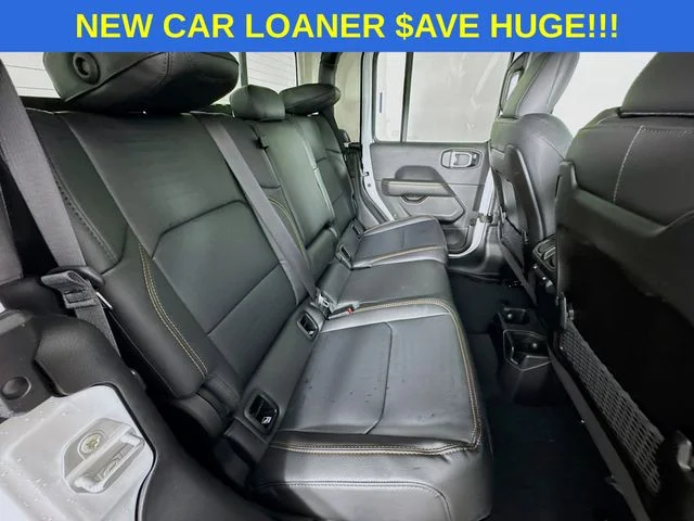 New 2026 Bright White Clear-Coat Exterior Paint Jeep  image 25