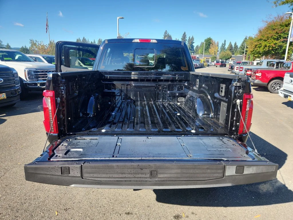 New 2026 Black Ford XLT image 30