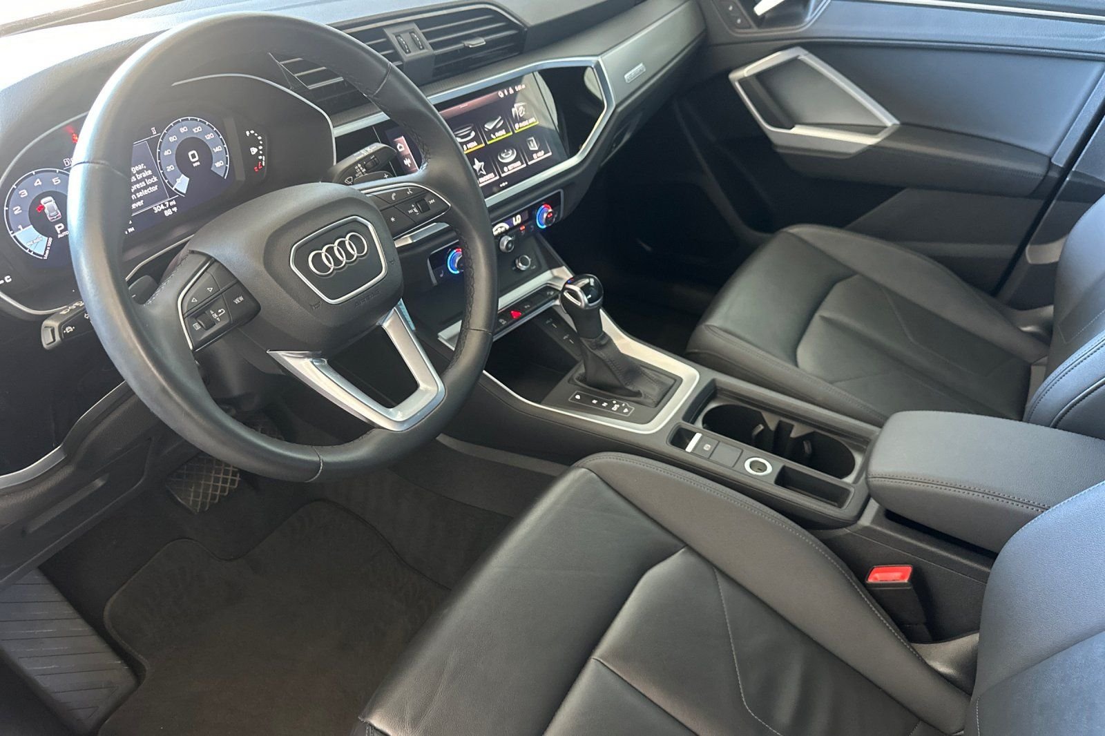 Used 2025  Audi Premium image 9